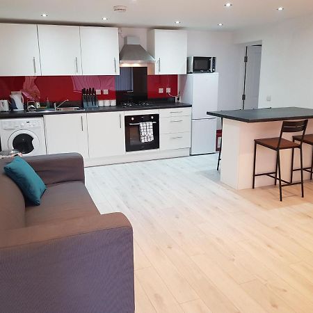Central Windsor 2 Bedroom Flat With Free Parking Exterior foto